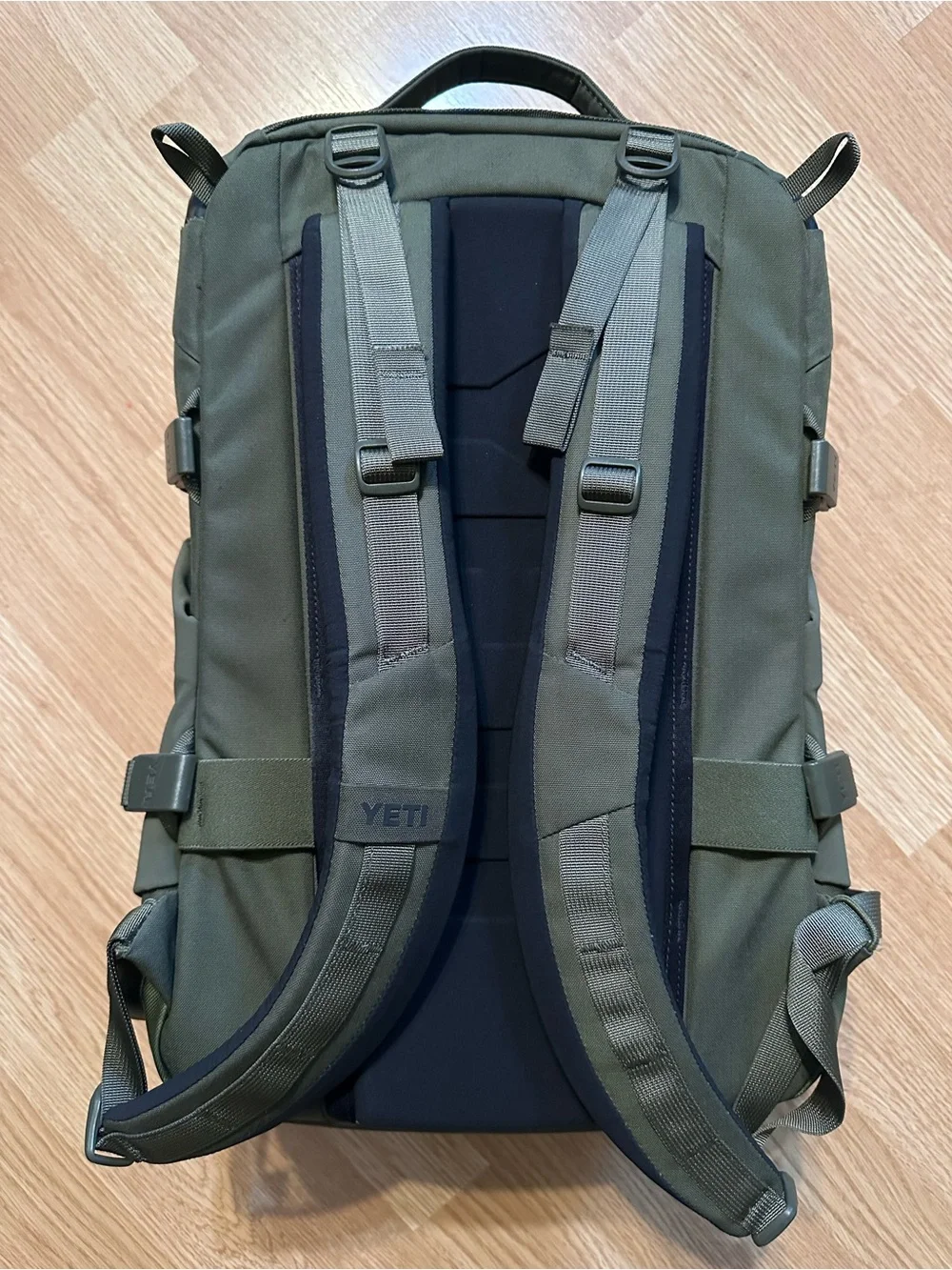 YETI RANCHERO 22L EVERYDAY CARRY BACKPACK – Olive Green